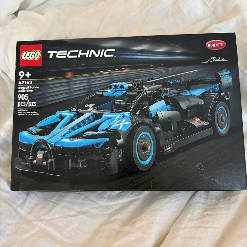 LEGO Technic Bugatti Bolide in Blue and Black